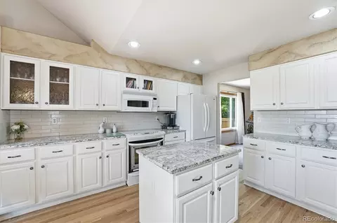 Kitchen - 15730 E Powers Dr, Centennial, CO 80015 photo 3 of 4