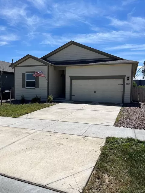 202 Dan Lord Ave, Keenesburg, CO 80643