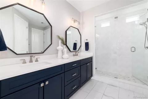 Bath - 27794 E Davies Dr, Aurora, CO 80016 photo 2 of 5