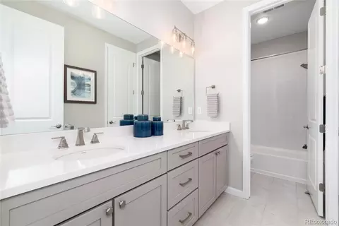 Bath - 27794 E Davies Dr, Aurora, CO 80016 photo 4 of 5