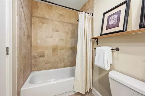 Bath - 3056 E Hinsdale Ave, Centennial, CO 80122 photo 5 of 5