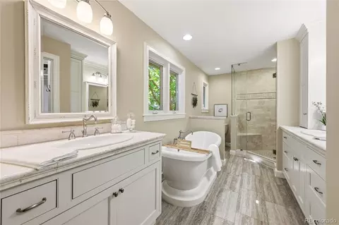 Bath - 3056 E Hinsdale Ave, Centennial, CO 80122 photo 1 of 5