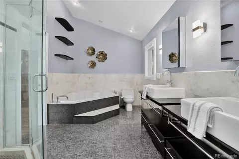 Bath - 7643 Red Fox Dr, Evergreen, CO 80439 photo 3 of 6