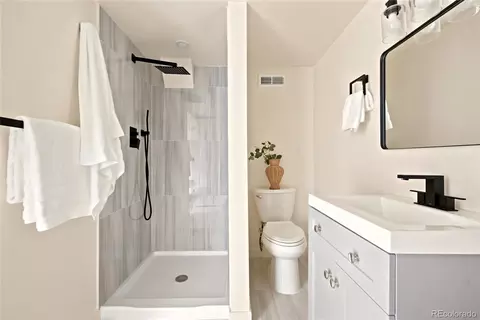 Bath - 3280 Leyden St, Denver, CO 80207 photo 3 of 3