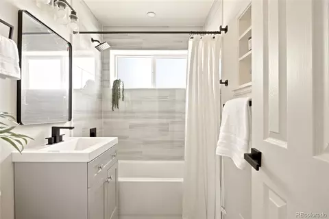 Bath - 3280 Leyden St, Denver, CO 80207 photo 2 of 3