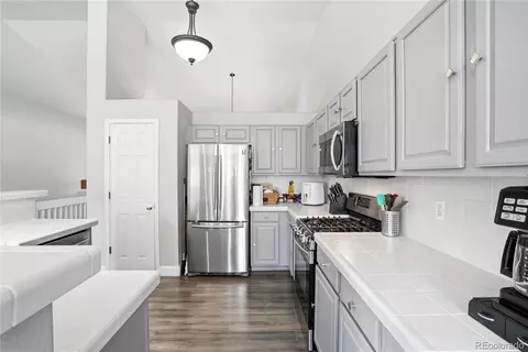 Kitchen - 5505 E 117th Cir, Denver, CO 80233 photo 2 of 2