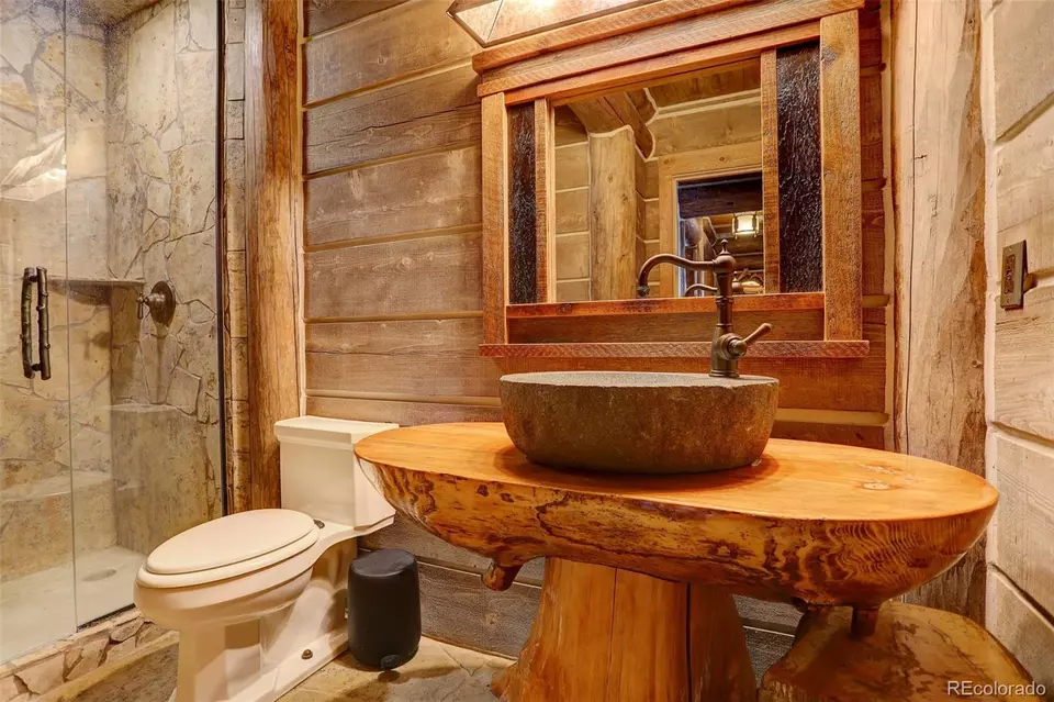 Bath - 9126 Goldmine Rd, Loveland, CO 80538 photo 3 of 3