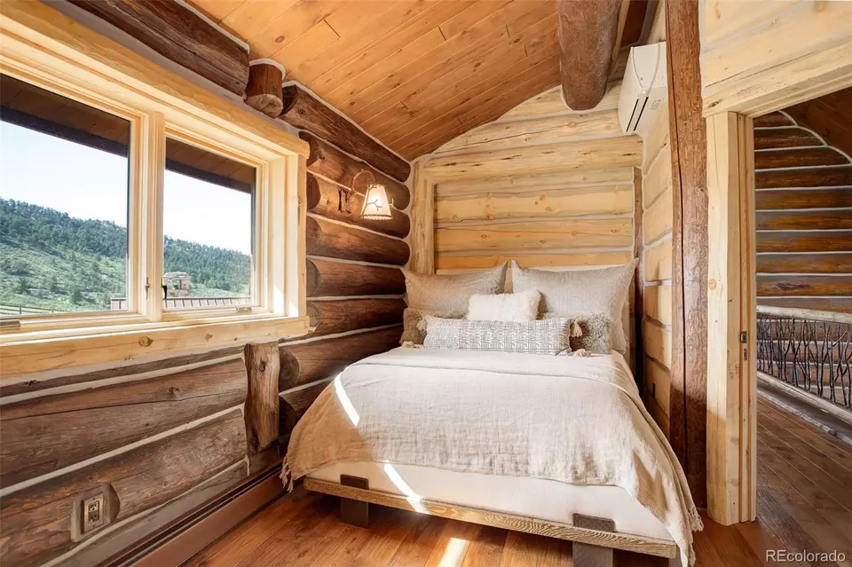 Bedroom - 9126 Goldmine Rd, Loveland, CO 80538 photo 3 of 5