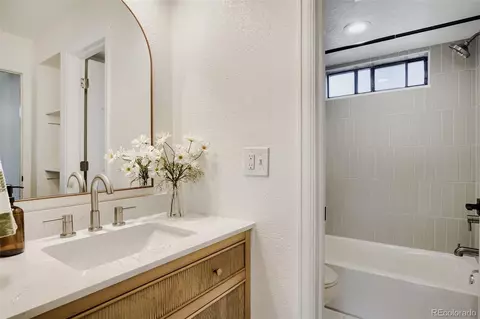 Bath - 12662 E Warren Dr #E, Aurora, CO 80014 photo 2 of 3