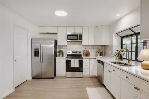 Kitchen - 12662 E Warren Dr #E, Aurora, CO 80014 photo 2 of 4
