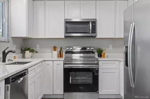 Kitchen - 20922 E 43rd Ave, Denver, CO 80249 photo 2 of 3