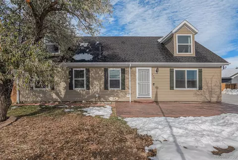 570 S Owens Cir, Byers, CO 80103