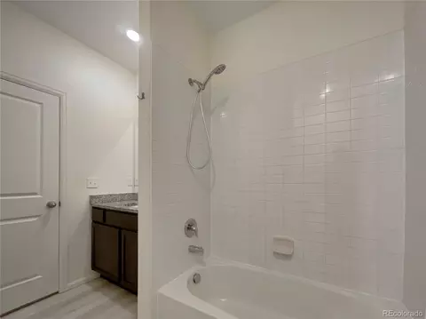 Bath - 983 Cascade Falls St, Windsor, CO 80550 photo 3 of 4