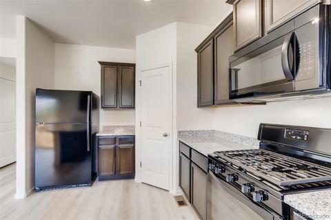 47568 Lilac Ave, Bennett, CO 80102 photo 5