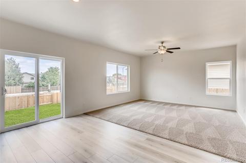 47568 Lilac Ave, Bennett, CO 80102 photo 2