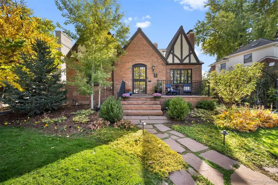 Exterior - 956 S Elizabeth St, Denver, CO 80209 photo 1 of 10