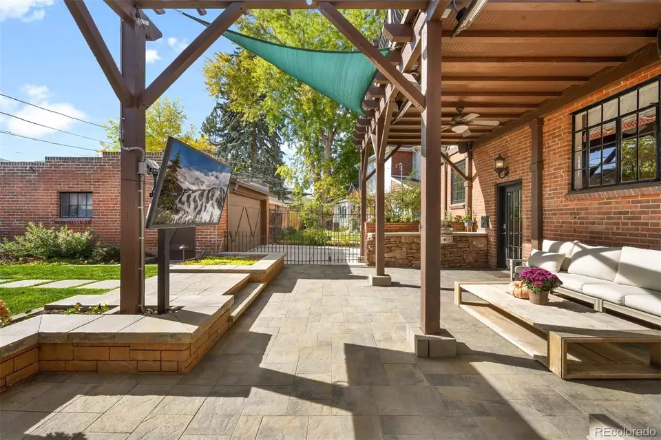 Exterior - 956 S Elizabeth St, Denver, CO 80209 photo 6 of 10