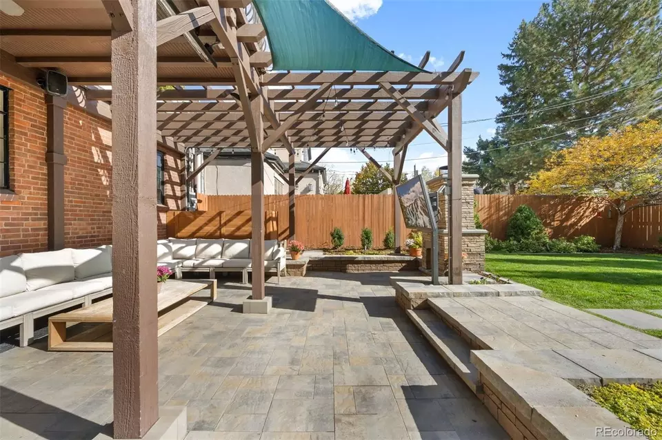 Exterior - 956 S Elizabeth St, Denver, CO 80209 photo 7 of 10