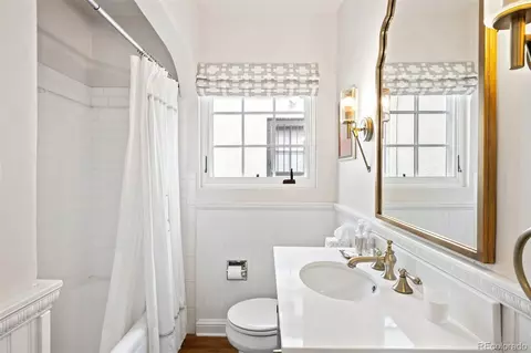 Bath - 956 S Elizabeth St, Denver, CO 80209 photo 1 of 8