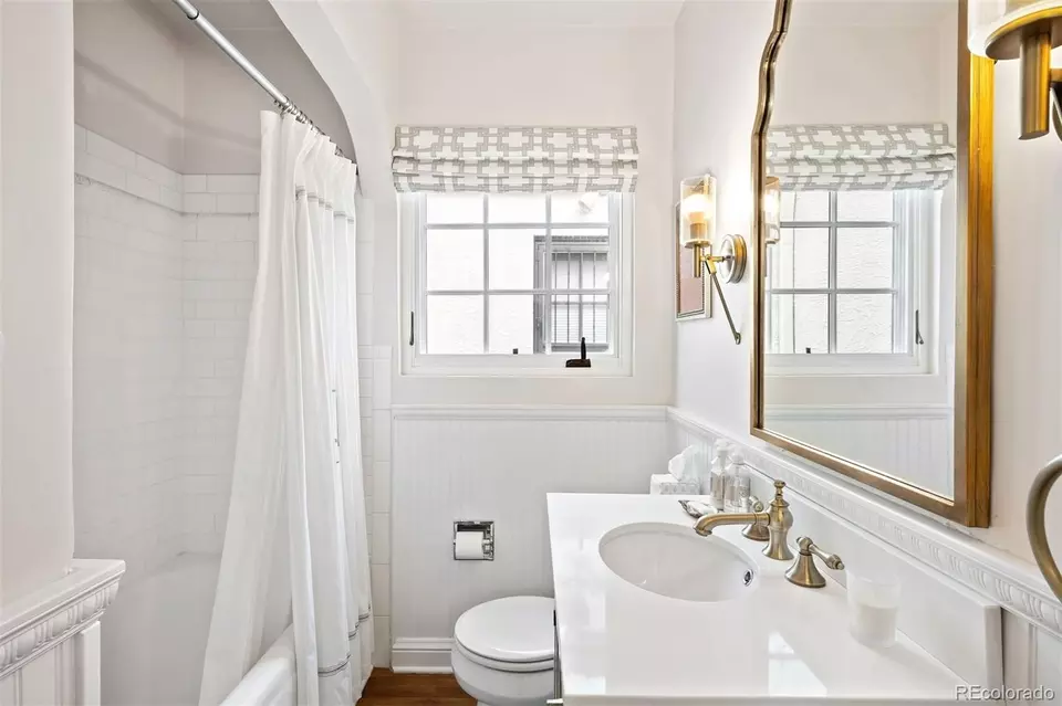 Bath - 956 S Elizabeth St, Denver, CO 80209 photo 1 of 8