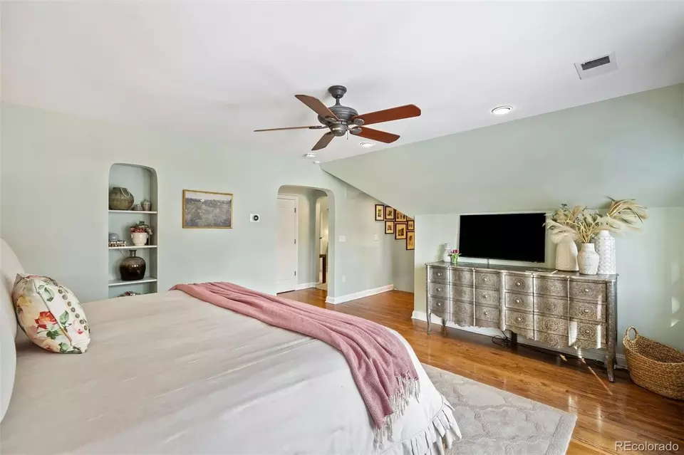 Bedroom - 956 S Elizabeth St, Denver, CO 80209 photo 6 of 8