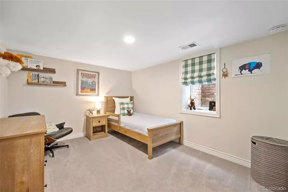 Bedroom - 956 S Elizabeth St, Denver, CO 80209 photo 7 of 8