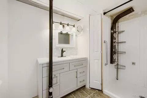 Bath - 4324 Ceylon Ct, Denver, CO 80249 photo 5 of 5