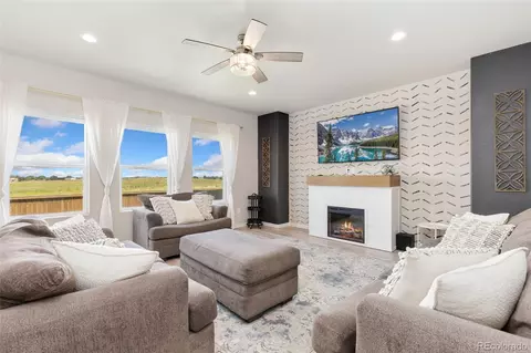 244 Chipeta Way, Lochbuie, CO 80603
