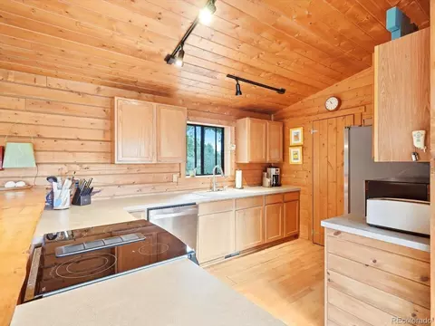 Kitchen - 469 Eagle Trl, Bailey, CO 80421 photo 2 of 5