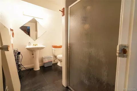 Bath - 9155 E Oxford Dr, Denver, CO 80237 photo 3 of 4
