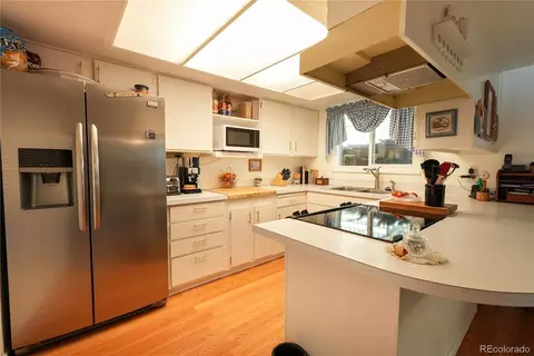 Kitchen - 9155 E Oxford Dr, Denver, CO 80237 photo 2 of 2