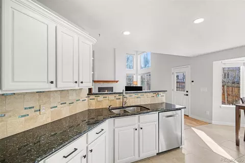 Kitchen - 19270 E Progress Ave, Centennial, CO 80015 photo 3 of 3