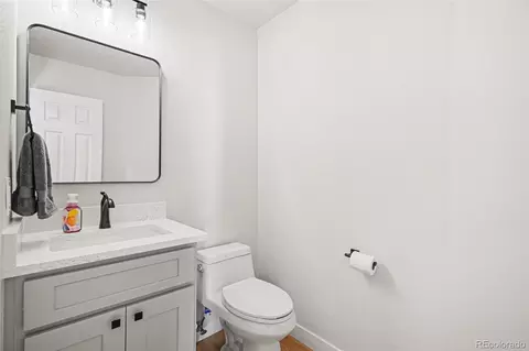 Bath - 19270 E Progress Ave, Centennial, CO 80015 photo 2 of 5