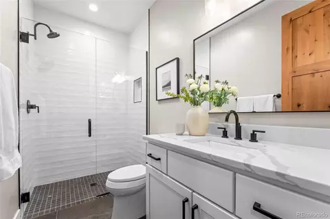 Bath - 277 Hay Meadow Dr, Fraser, CO 80442 photo 3 of 5