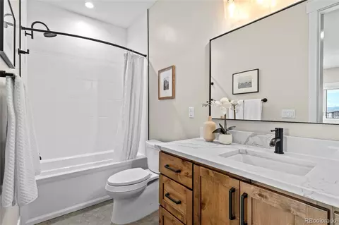 Bath - 277 Hay Meadow Dr, Fraser, CO 80442 photo 4 of 5