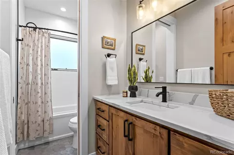 Bath - 277 Hay Meadow Dr, Fraser, CO 80442 photo 5 of 5