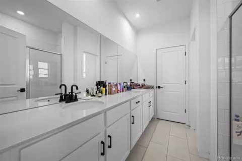 Bath - 27602 E 1st Ave, Aurora, CO 80018 photo 3 of 3