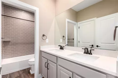 Bath - 27643 Euclid Dr, Aurora, CO 80016 photo 6 of 7