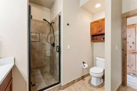 Bath - 52 Spinner Pl, Silverthorne, CO 80498 photo 3 of 4
