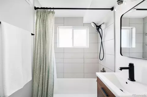 Bath - 6164 Carr St, Arvada, CO 80004 photo 4 of 4