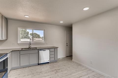 16827 E 7th Pl, Aurora, CO 80011 photo 9