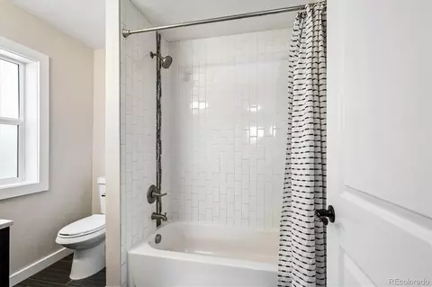 Bath - 2027 E 25th Ave, Denver, CO 80205 photo 2 of 6
