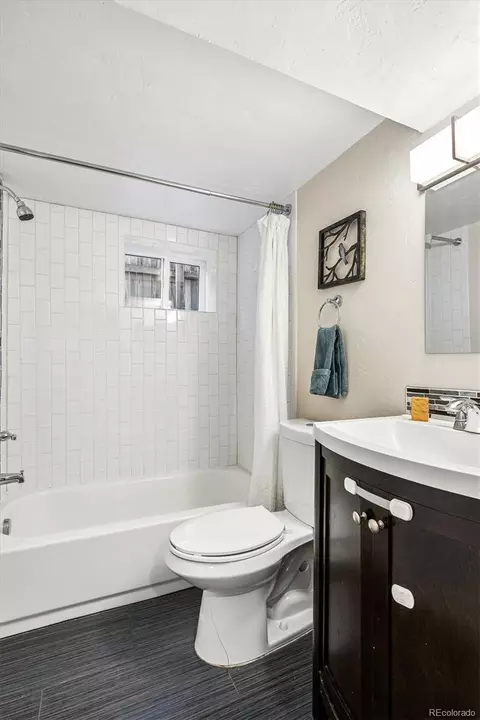 Bath - 2027 E 25th Ave, Denver, CO 80205 photo 6 of 6