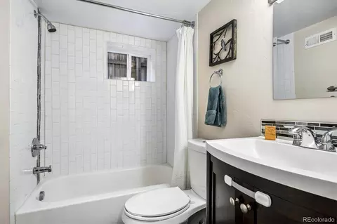 Bath - 2027 E 25th Ave, Denver, CO 80205 photo 5 of 6