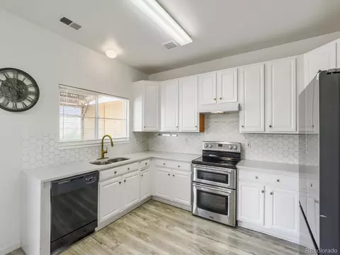 Kitchen - 19355 E 58th Dr, Aurora, CO 80019 photo 4 of 4