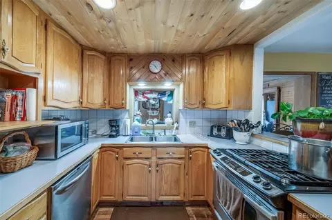 Kitchen - 8774 Spring Dr, Conifer, CO 80433 photo 2 of 7