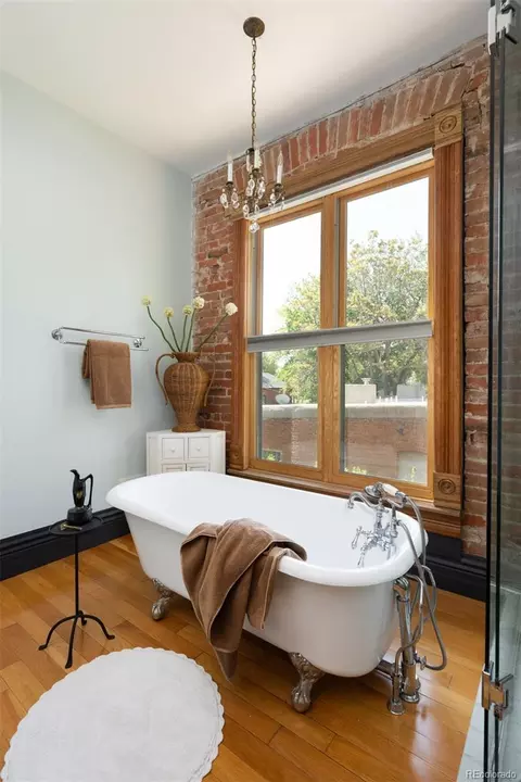 Bath - 2536 N Gilpin St, Denver, CO 80205 photo 5 of 7