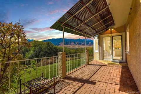 548 Observatory Dr #A, Colorado Springs, CO 80904