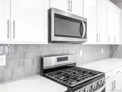 22495 E 7th Pl, Aurora, CO 80018 photo 6