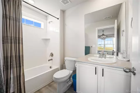 Bath - 27786 E Alder Dr, Aurora, CO 80016 photo 2 of 4